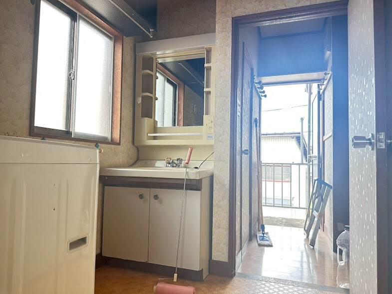 1980s house, 4-min walk to station, Yamagata