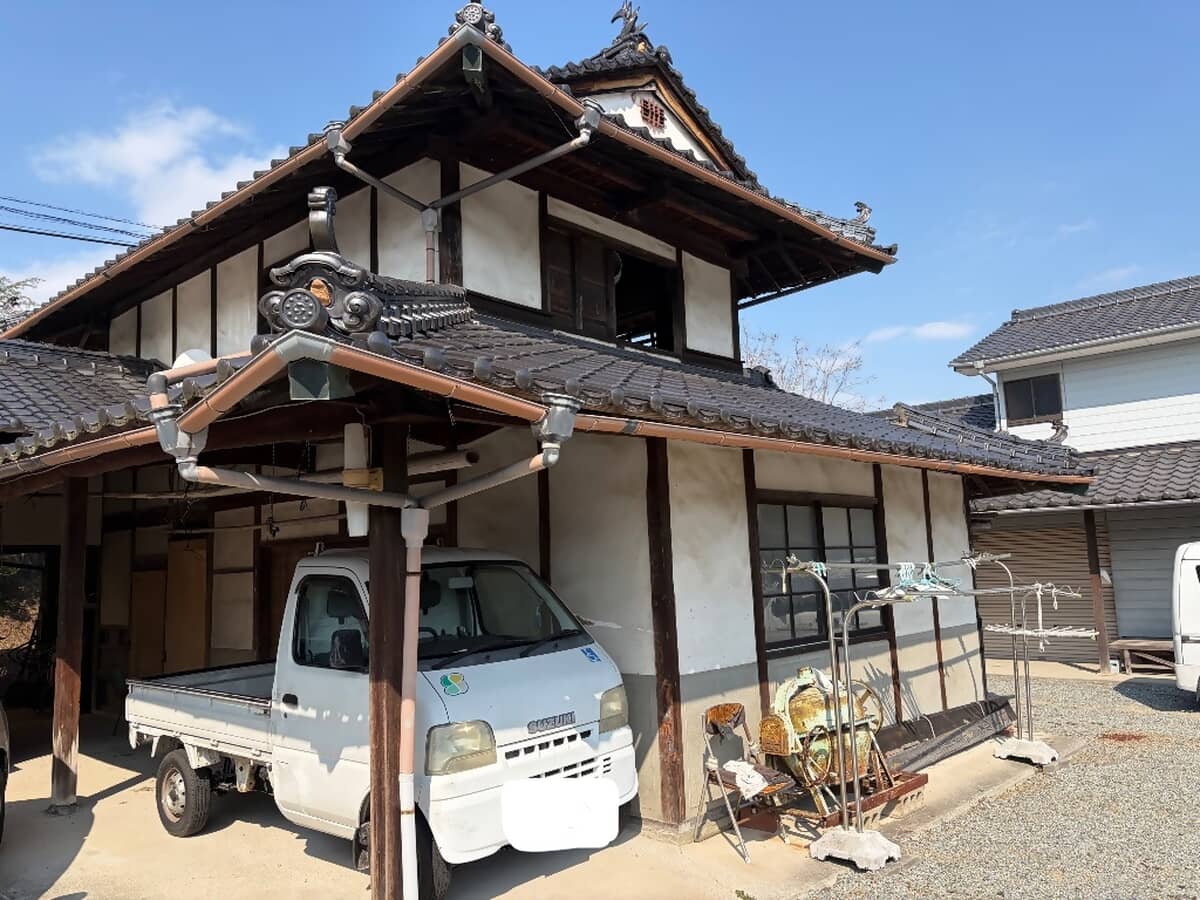 1950s wood house on a large plot in Hiroshima