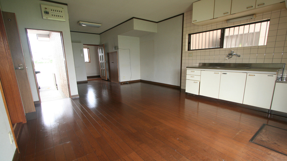 1990s wood house, 8-min walk to station, Wakayama