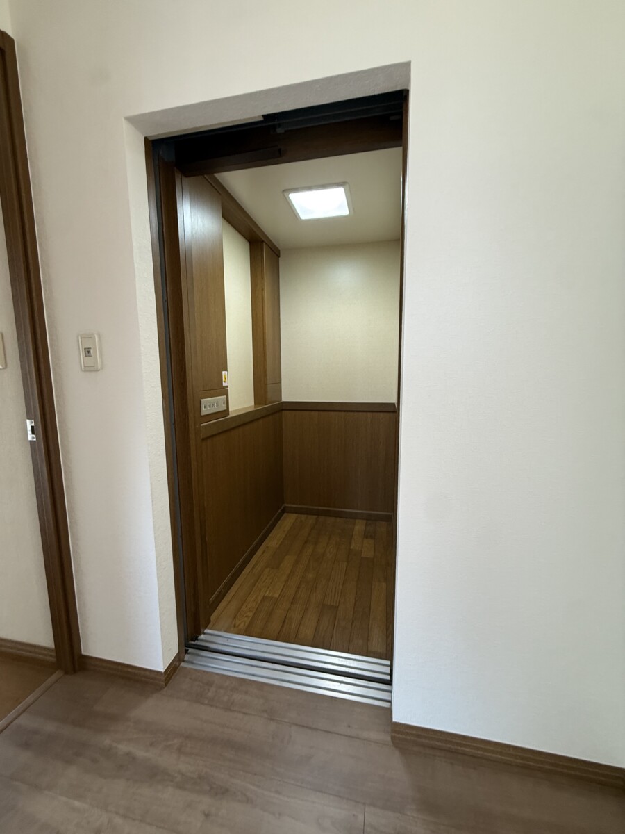 2020s steel-frame house, 15-min walk to station, Ehime