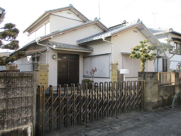 1970s wood house, 7-min walk to station, Shizuoka