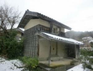 Wood house on a large plot in Niigata