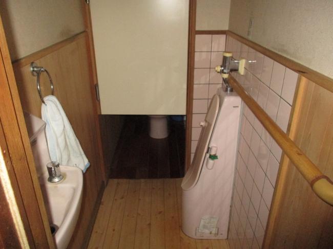 1970s wood house, 17-min walk to station, Okayama