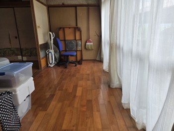 1970s wood house in Kaseda, Minamisatsuma, farmland, approval needed