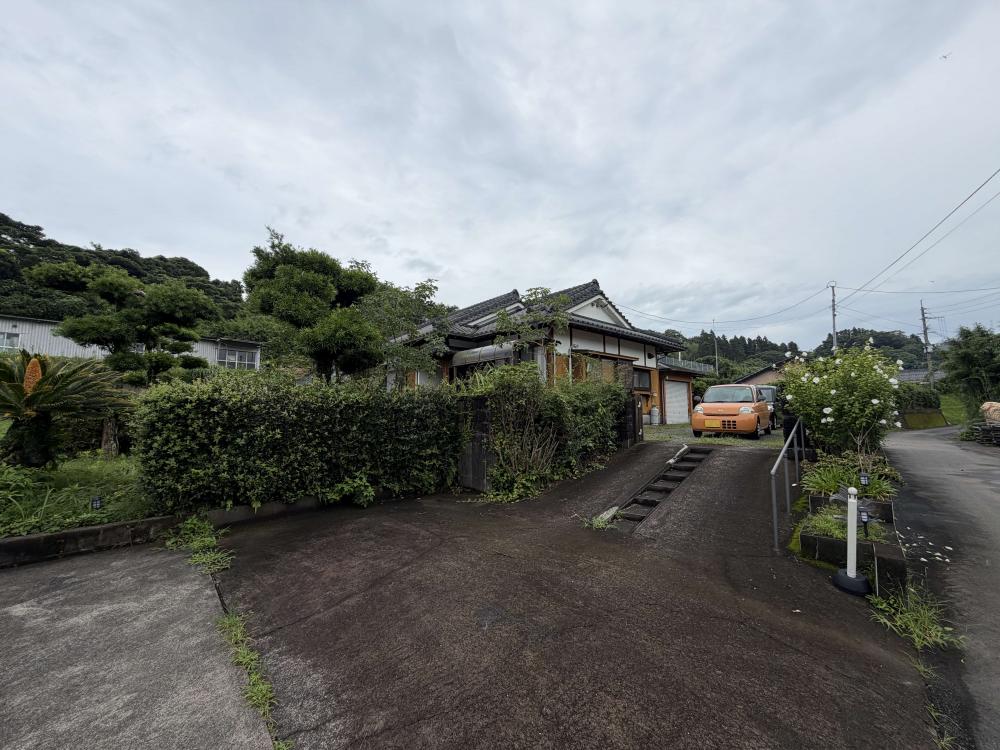 1990s wood house in Hamada, Kanoya, farmland, approval needed
