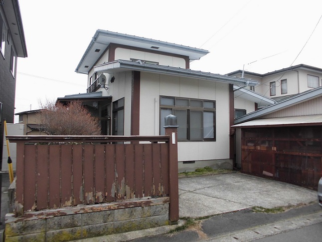 1980s wood house, 3-min walk to station, Akita
