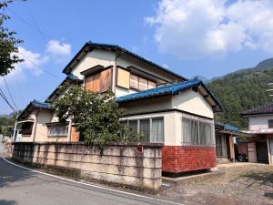 1970s wood house, 19-min walk to station, Yamanashi