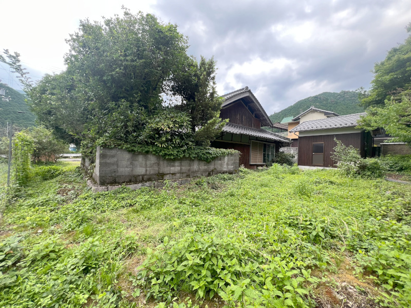 House with storehouses in Hyogo