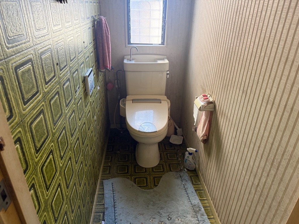 1980s wood house near the coast in Ichiki, Tarumizu