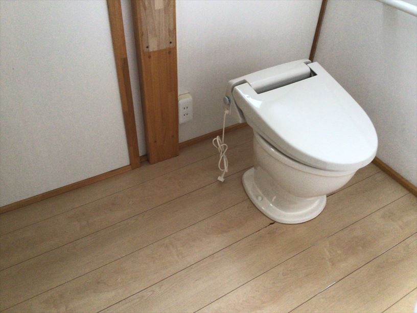 1970s wood house on a large plot in Akita