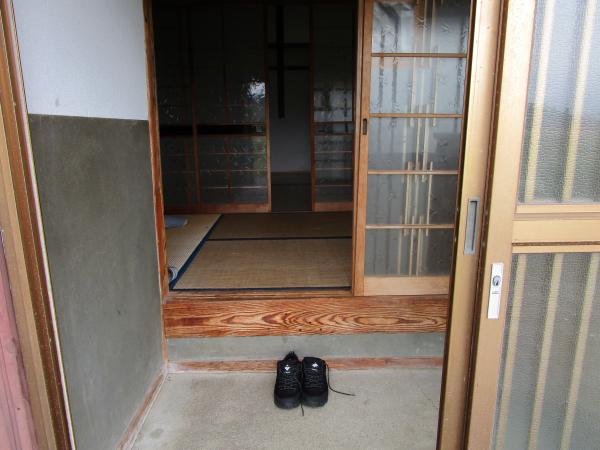 Wood house with storehouses in Oita