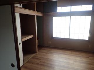 1970s concrete house, 1-min walk to station, Oita