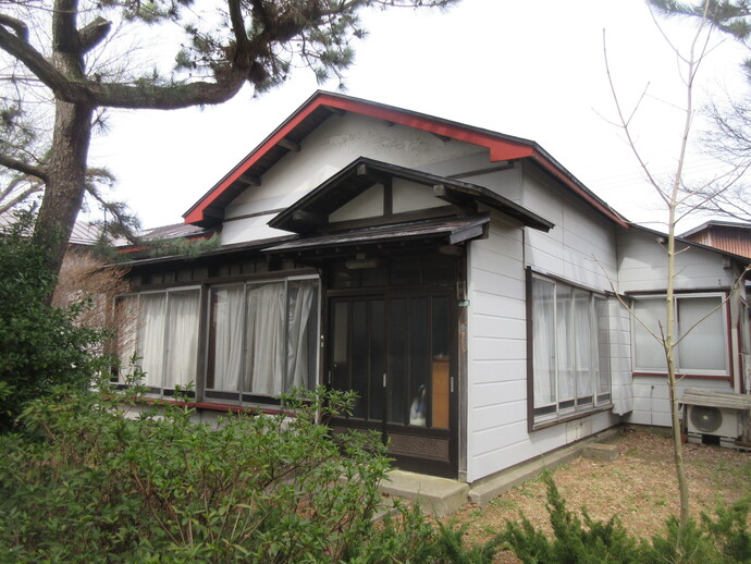 1950s wood house, 6-min walk to station, Akita
