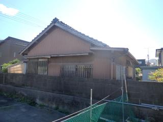 1950s wood house, 16-min walk to station, Oita
