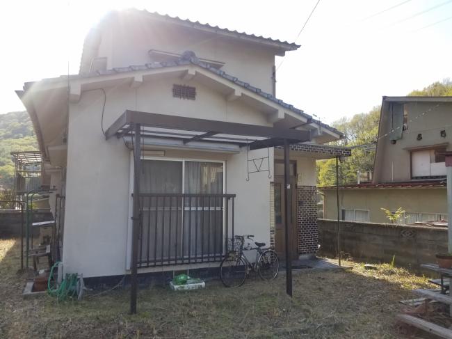 1970s wood house, 17-min walk to station, Okayama