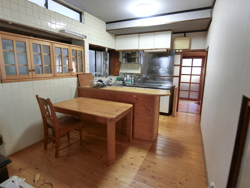 1960s wood house in Kochi