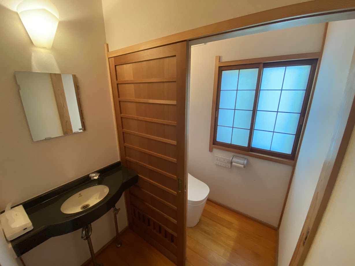 2000s wood house, 12-min walk to station, Toyama