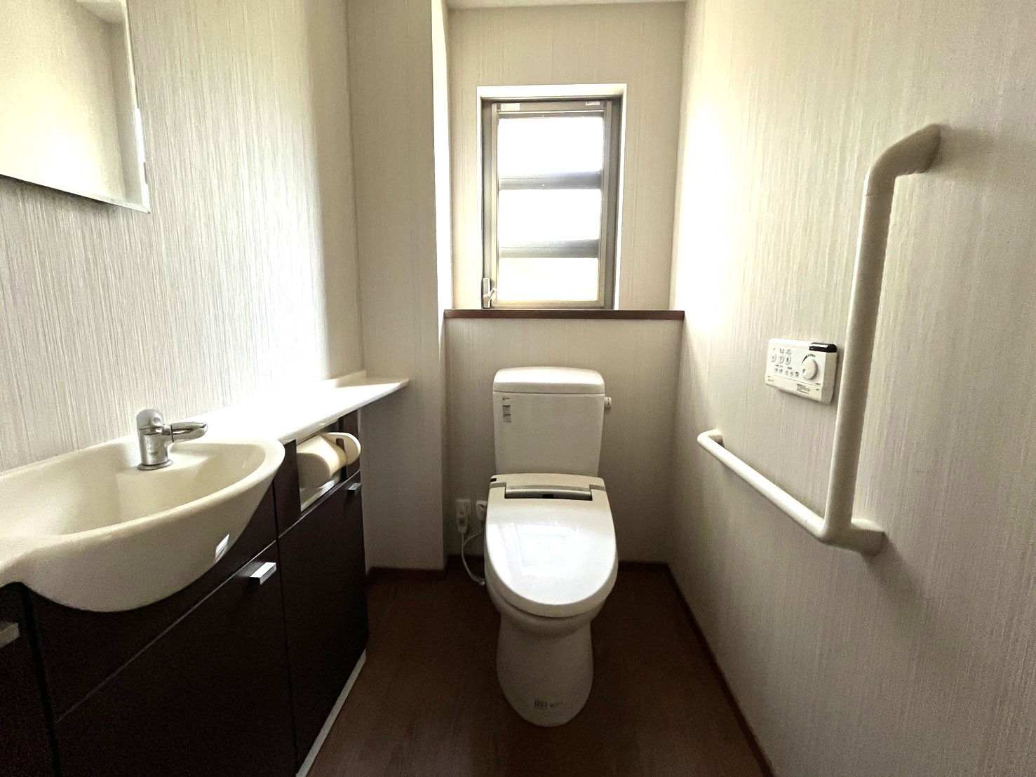 2000s wood house, 19-min walk to station, Fukui