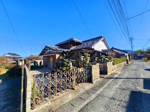 Wood house with storehouses in Yamaguchi