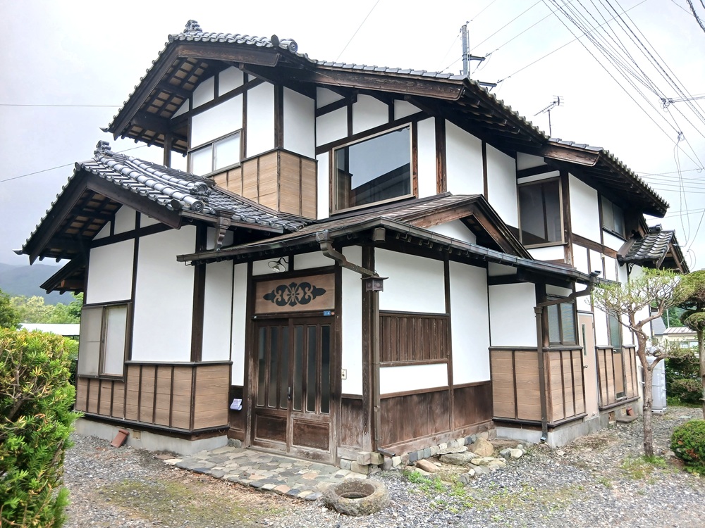 1980s wood house, 5-min walk to station, Iwate