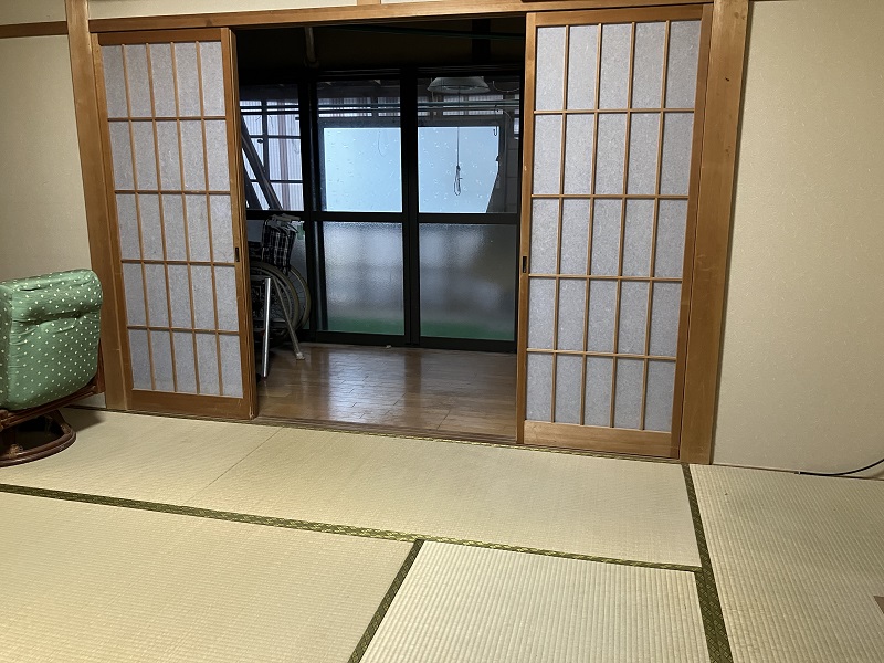 1960s wood house, 11-min walk to station, Tottori
