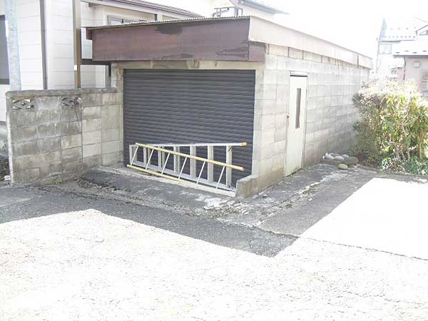 1970s wood house, 14-min walk to station, Iwate