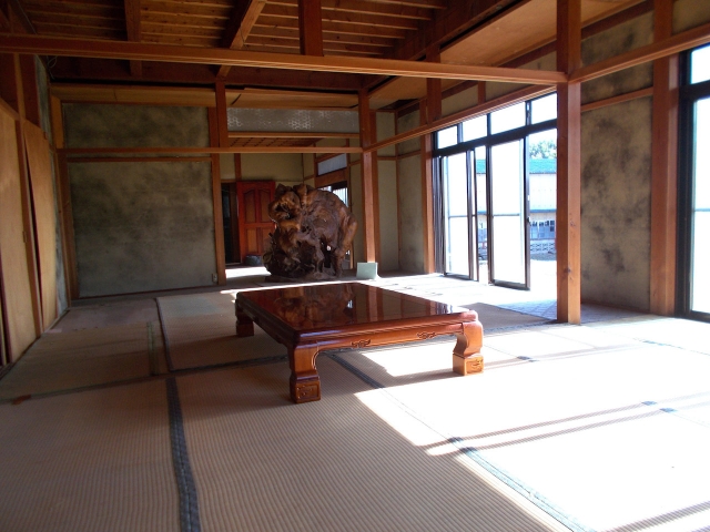 1980s wood house on a large plot in Hyogo