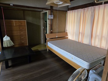 1970s wood house in Kaseda, Minamisatsuma, farmland, approval needed