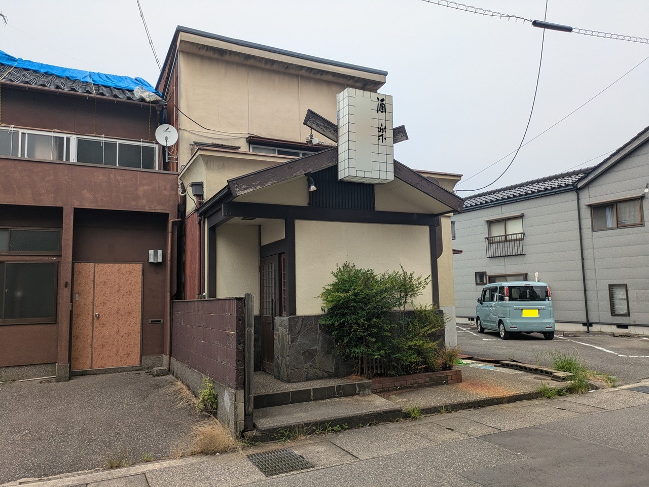 1970s wood house, 10-min walk to station, Ishikawa