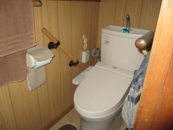 House, 14-min walk to station, Ehime