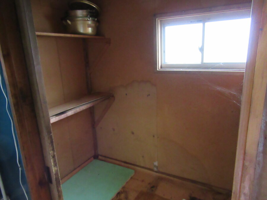 1970s wood house, 8-min walk to station, Aomori