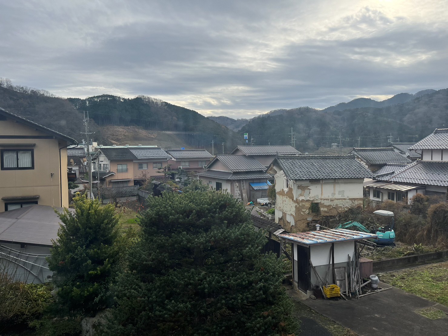1960s wood house in Fukuchiyama, Kyoto, farmland, approval needed