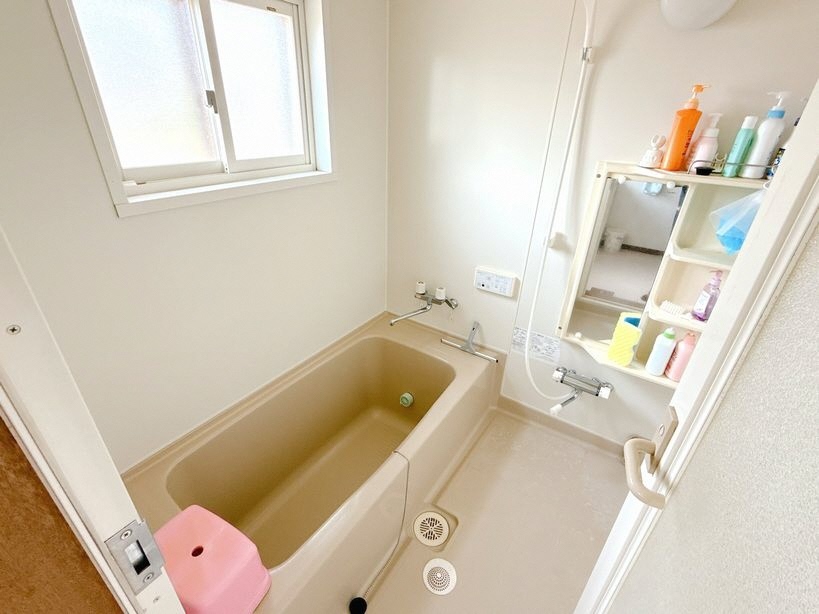 1990s wood house on a large plot in Aomori