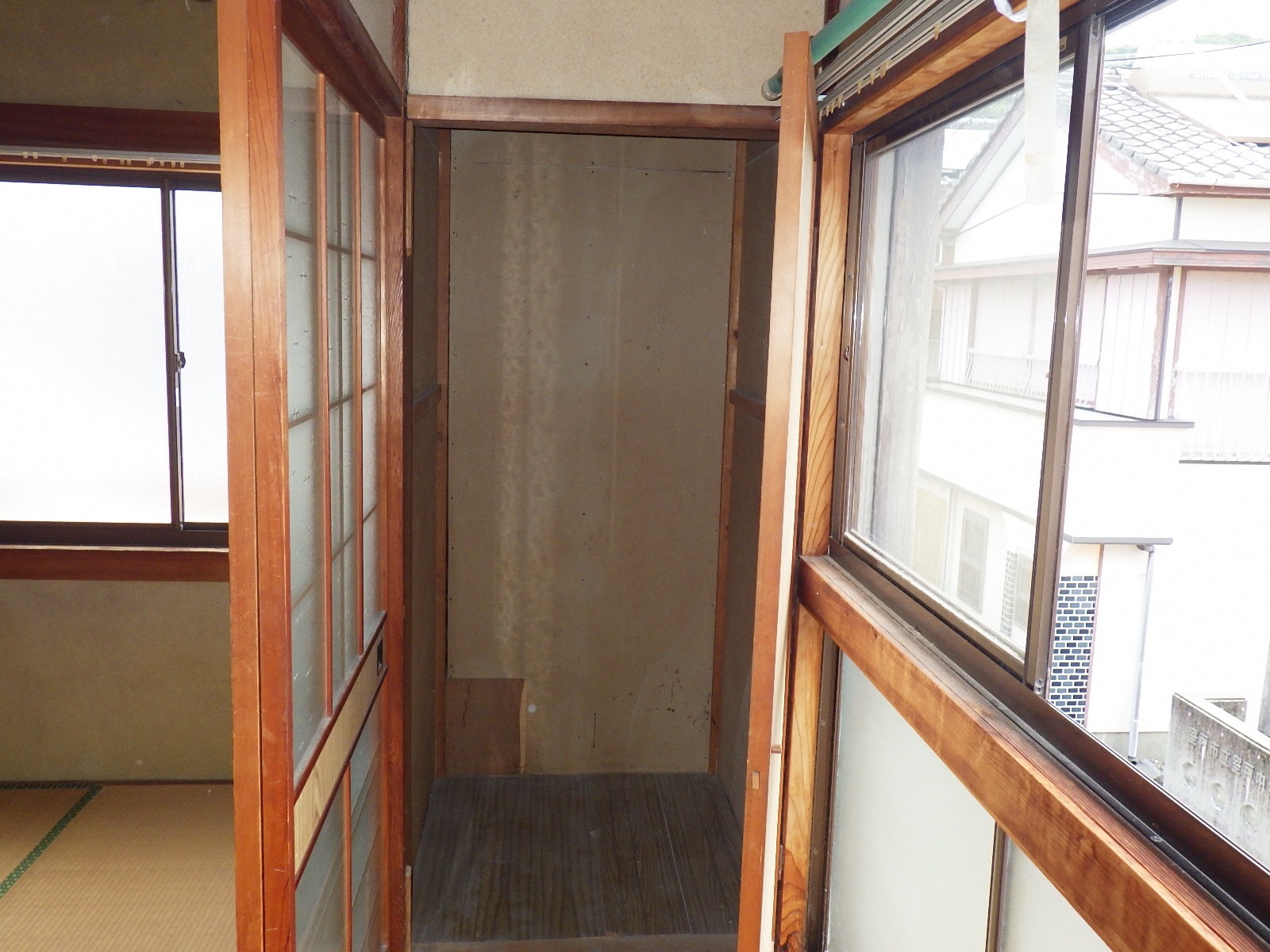 1960s wood house in Kochi