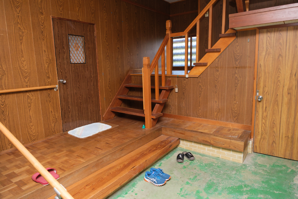1960s wood house on a large plot in Yamagata