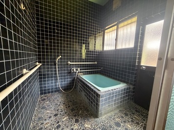 1980s house on a large plot in Takarabe, Soo