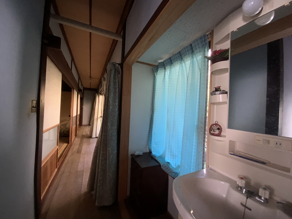 1950s wood house, 5-min walk to station, Yamaguchi