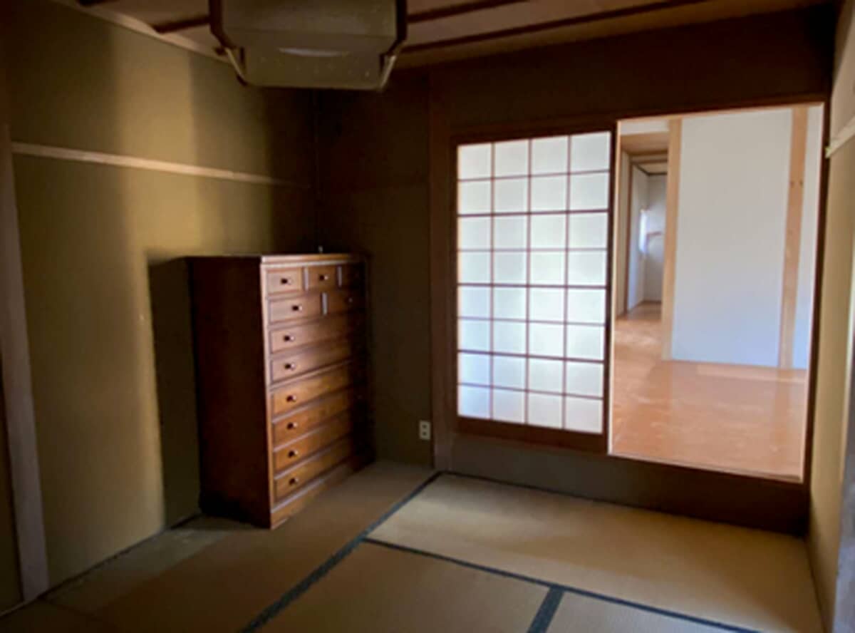 1970s wood house on a large plot in Hiroshima