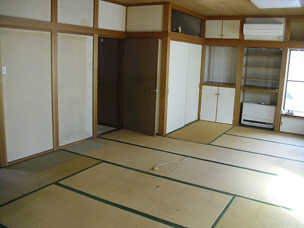 1950s wood house, 12-min walk to station, Iwate