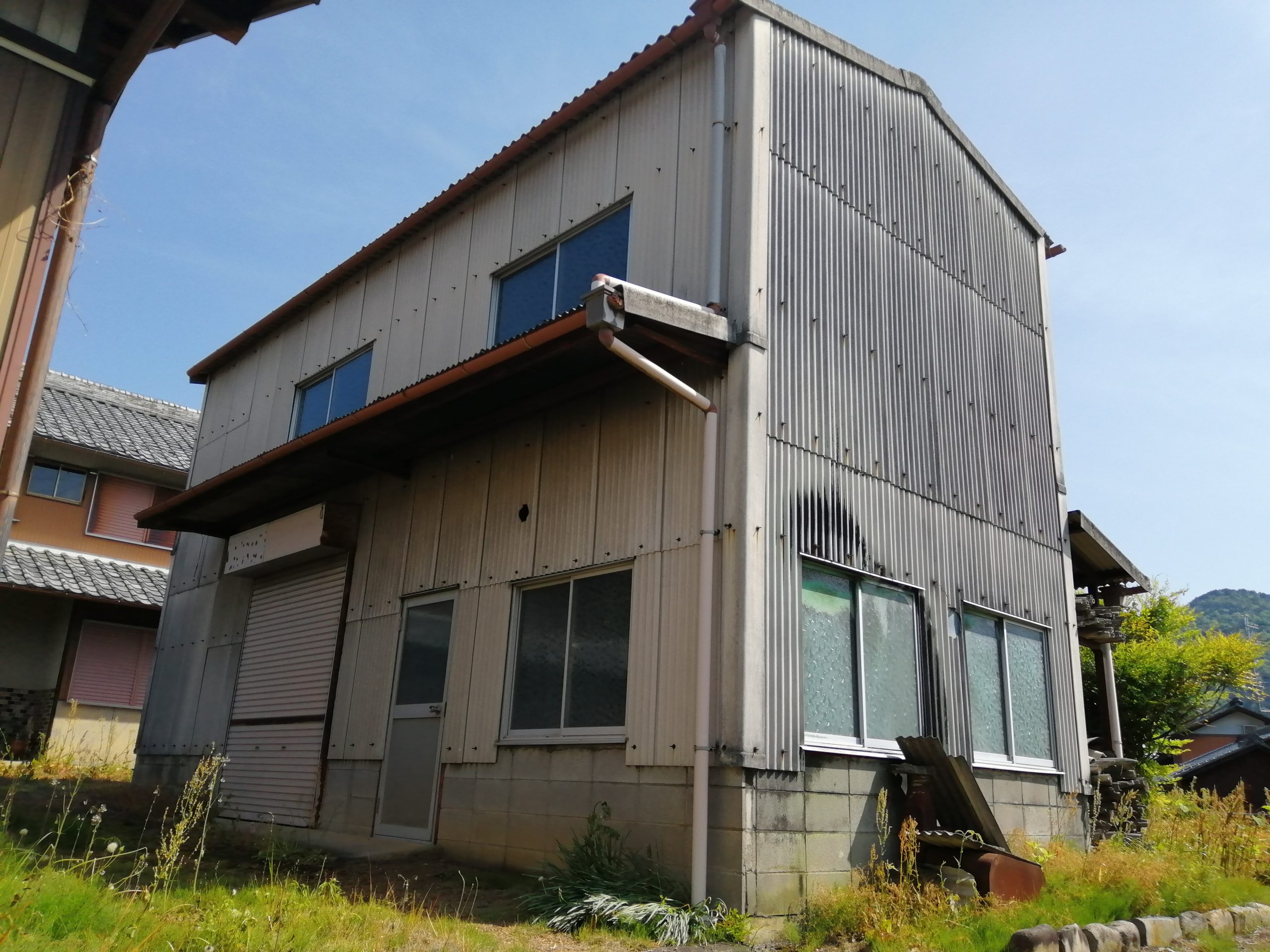 1940s wood house with storehouses in Gifu