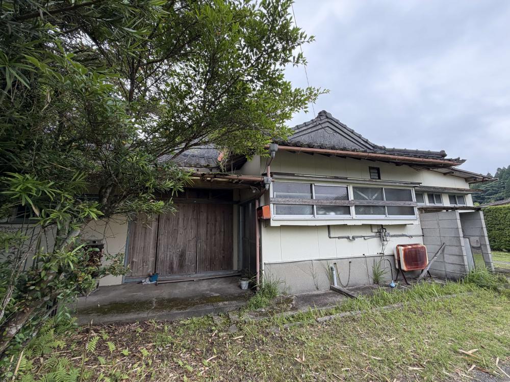 1950s wood house near the coast in Kanoya, Kagoshima