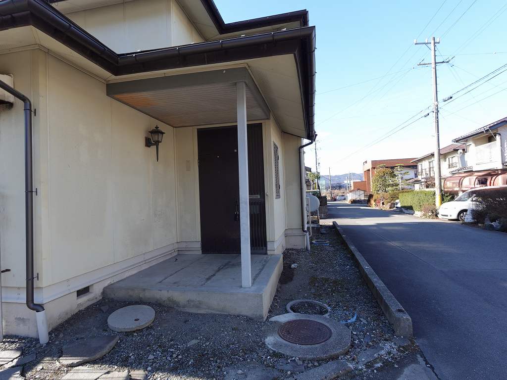 1980s steel-frame house, 17-min walk to station, Nagano
