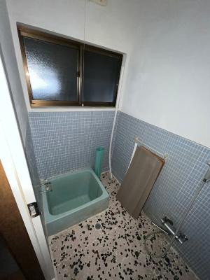 1970s wood house, 11-min walk to station, Fukui