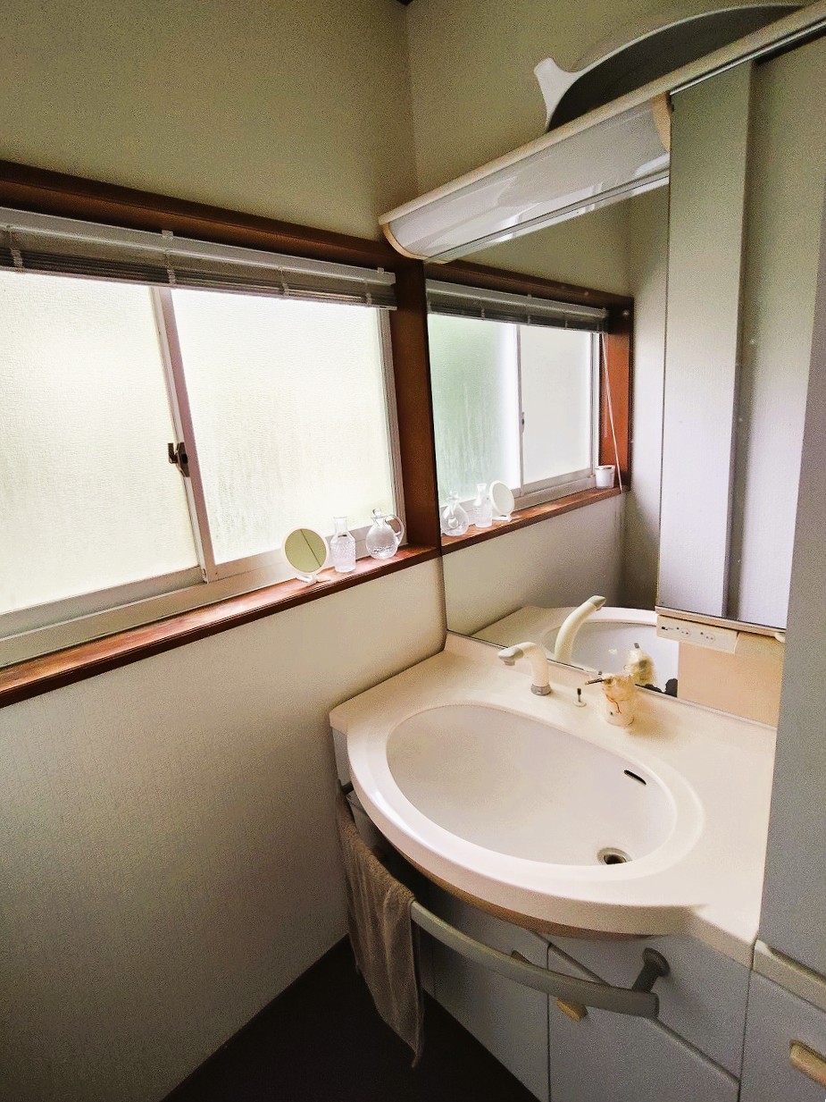 1990s wood house in Ehime