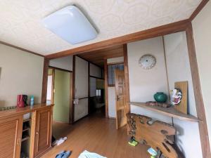 1970s wood house, 17-min walk to station, Shimane
