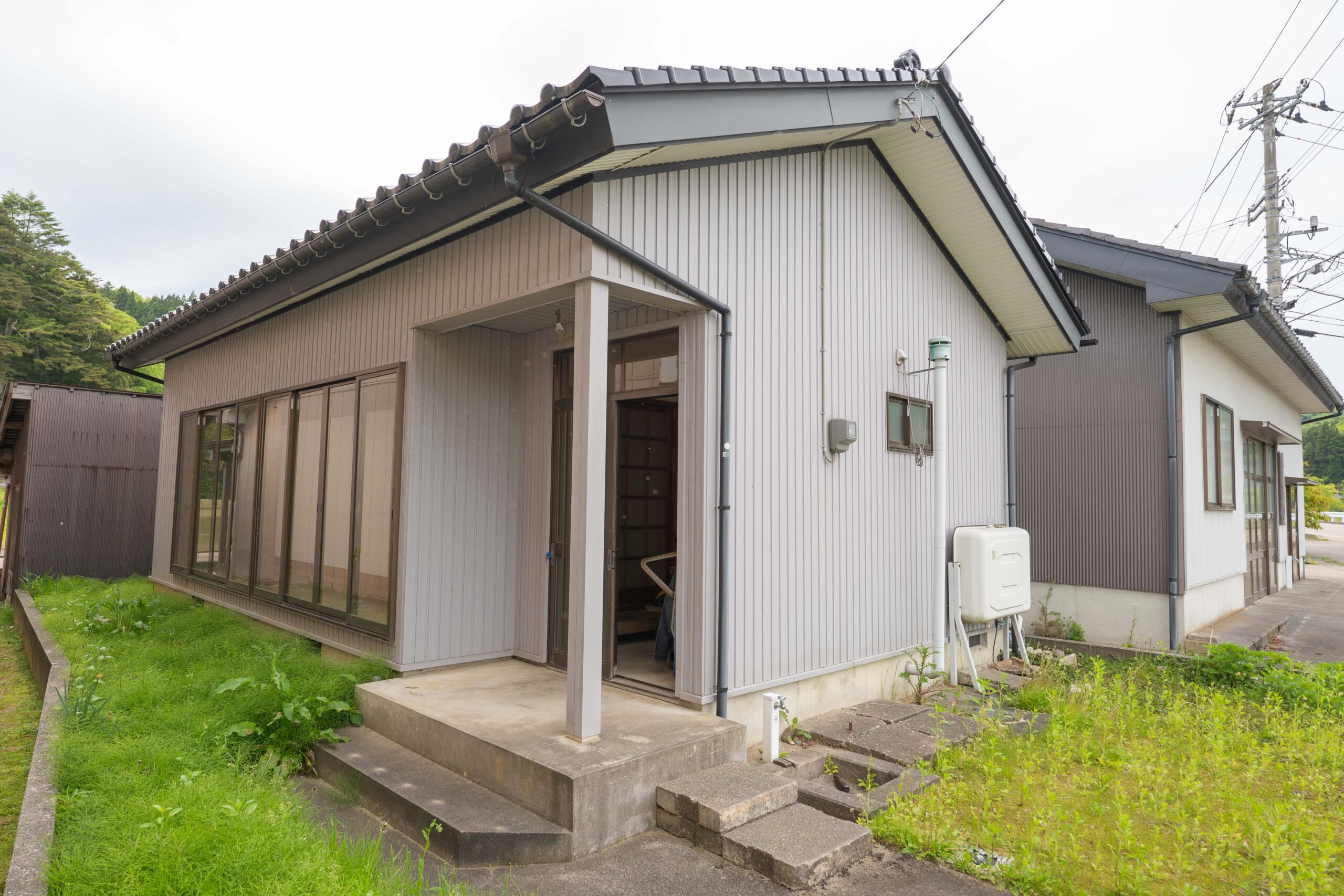 2000s house in Himi