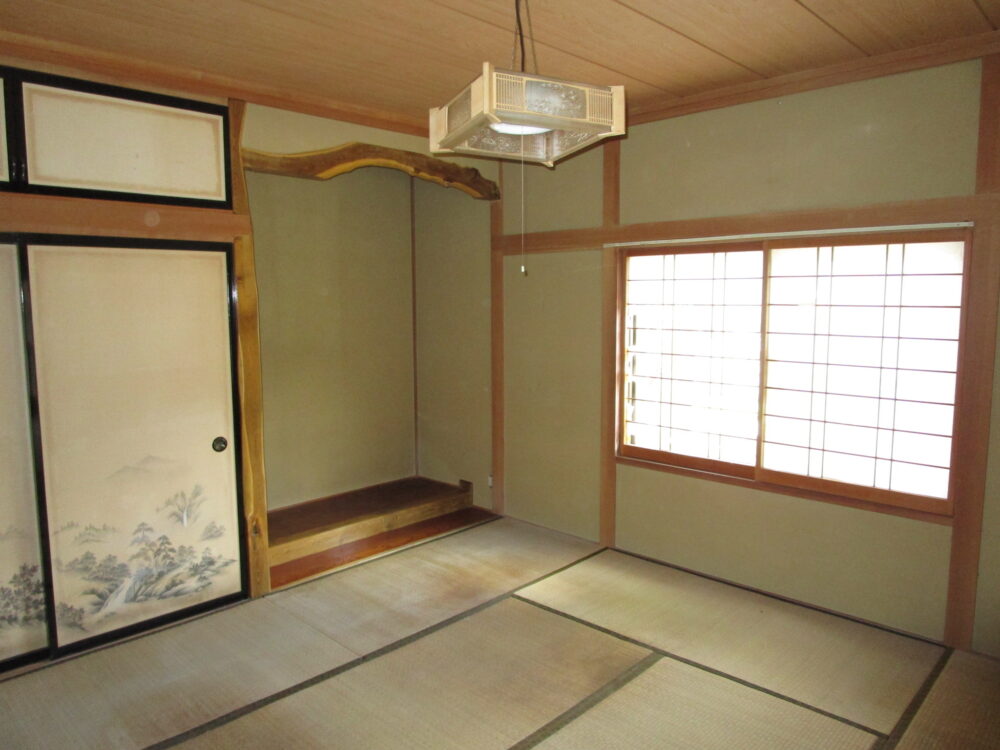 1980s wood house with outbuildings in Iwate