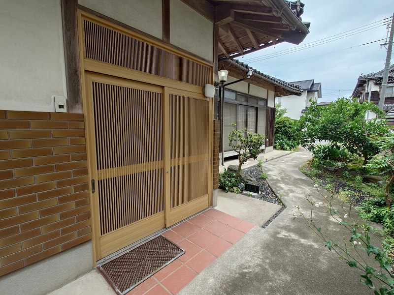 1980s wood house, 2-min walk to station, Tottori