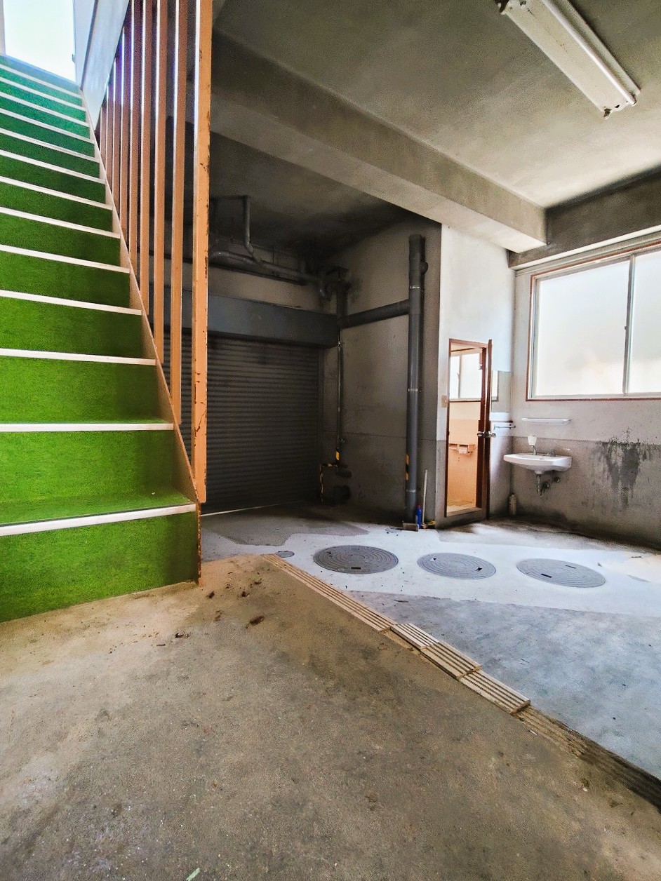 1970s steel-frame house in Ehime