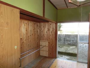 1960s wood house, 13-min walk to station, Kawanishi, Yusui